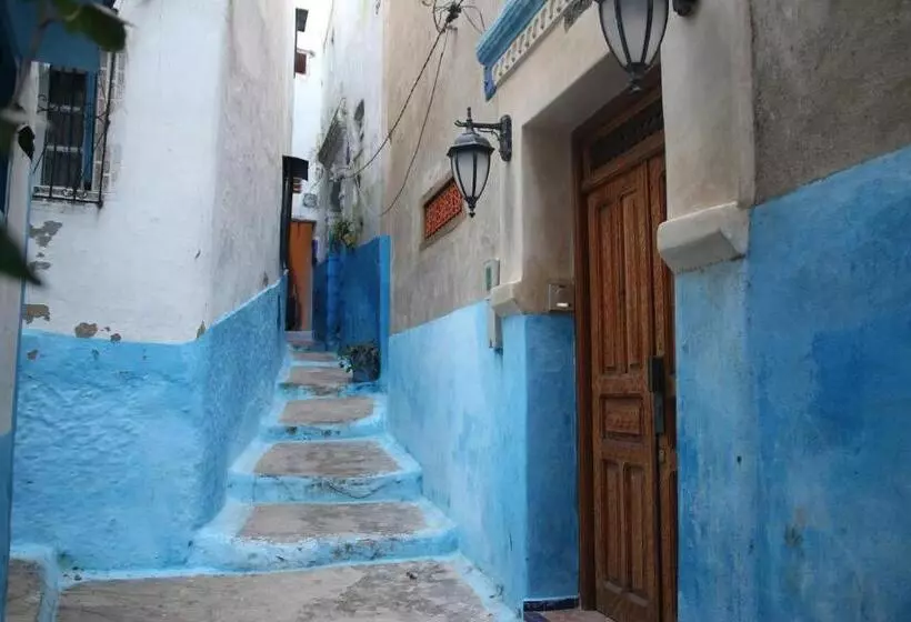 ریاض Sultana Larache