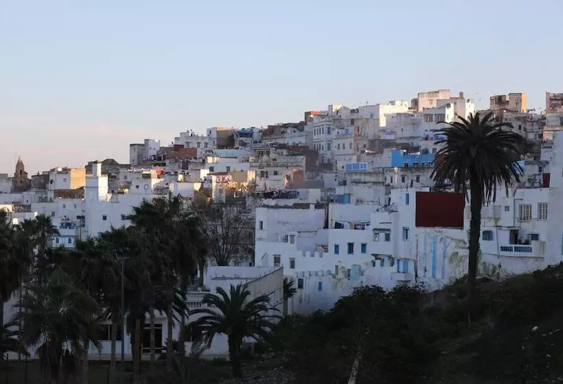 ریاض Sultana Larache