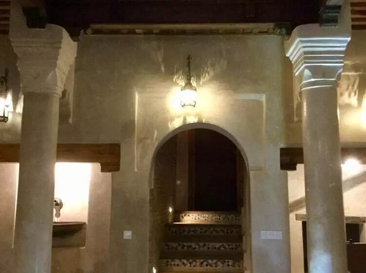 ریاض Sultana Larache