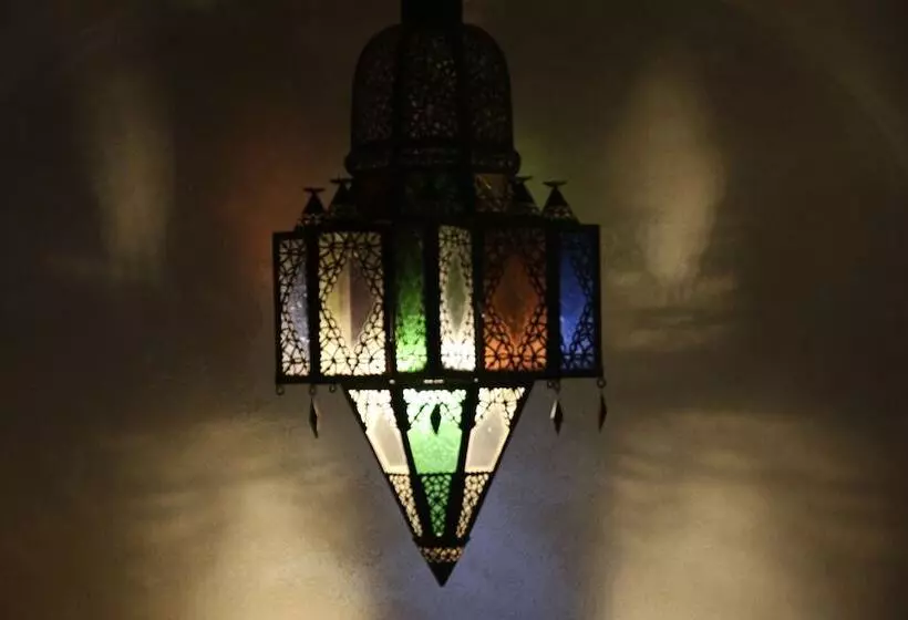 ریاض Sultana Larache
