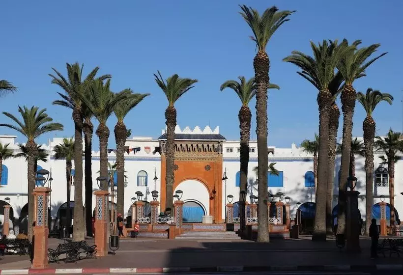 ریاض Sultana Larache