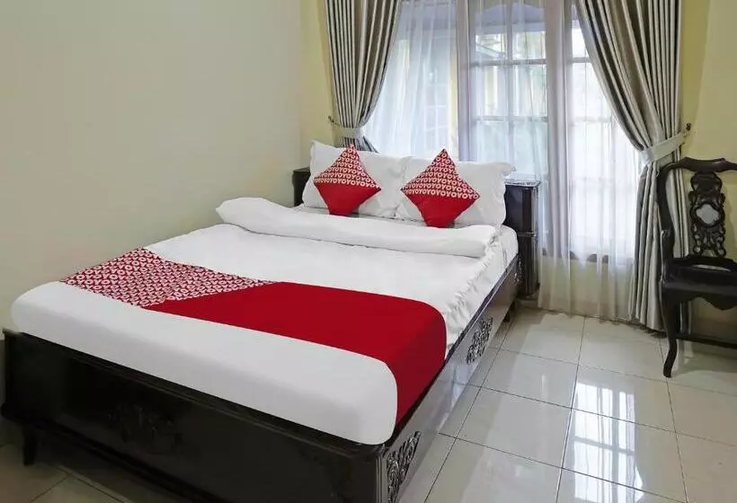 ユースホステル Oyo 335 Wisma Empat Lima
