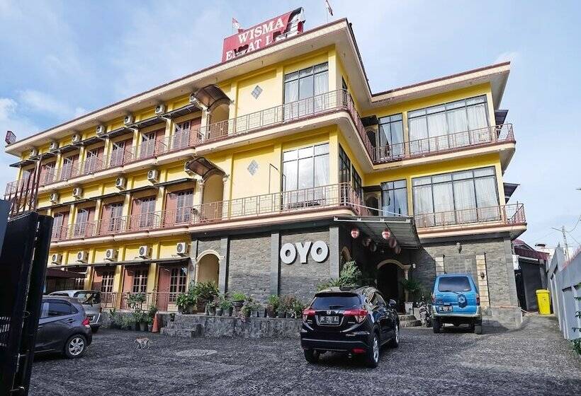 هاستل Oyo 335 Wisma Empat Lima