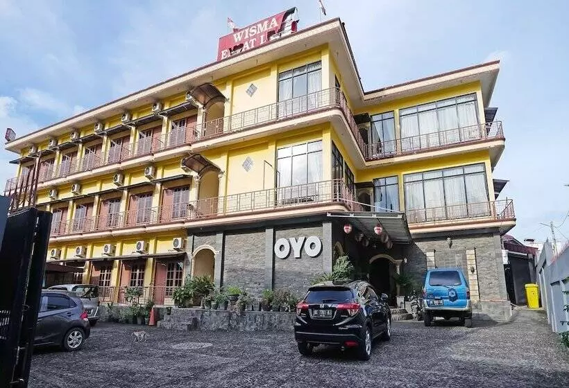 ユースホステル Oyo 335 Wisma Empat Lima