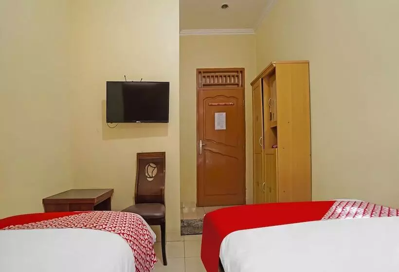 ユースホステル Oyo 335 Wisma Empat Lima