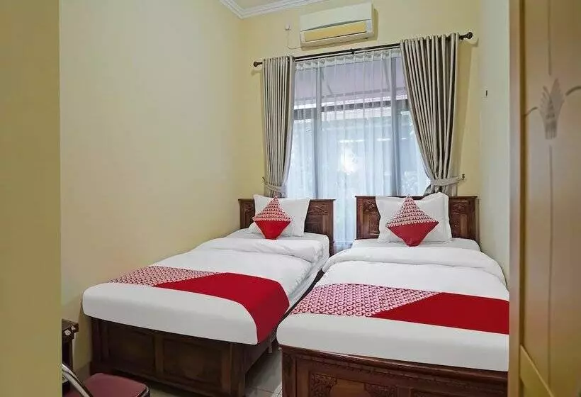 ユースホステル Oyo 335 Wisma Empat Lima