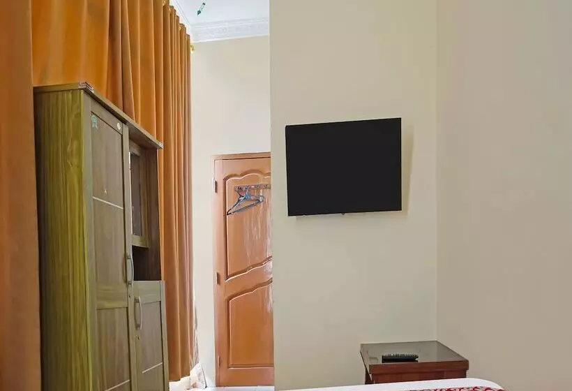 ユースホステル Oyo 335 Wisma Empat Lima