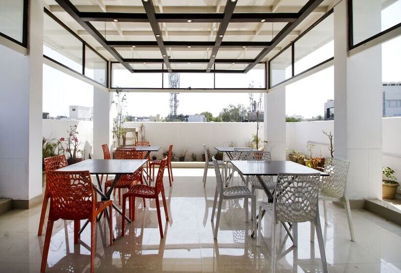 호텔 Collection O Park Heights Banjara Hills Near Gvk One Mall