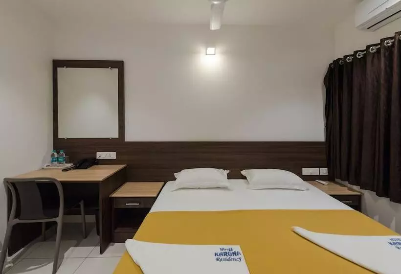 ホテル Karuna Residency
