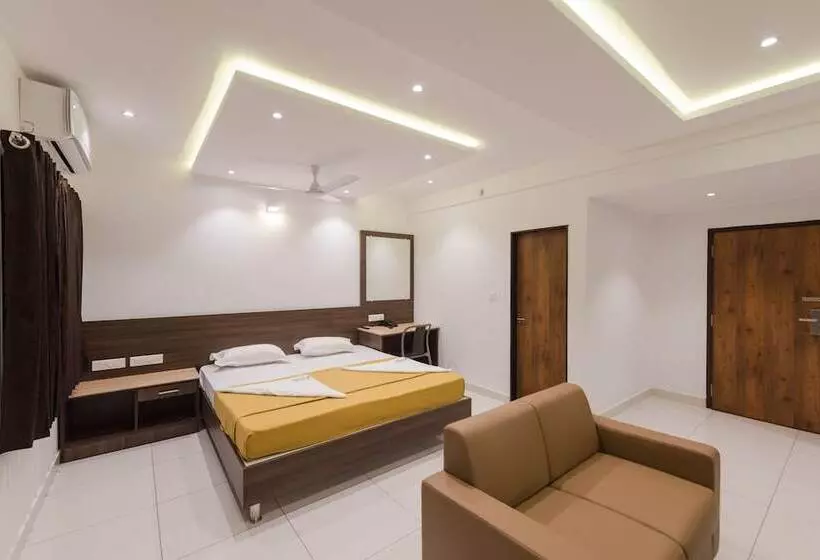 ホテル Karuna Residency