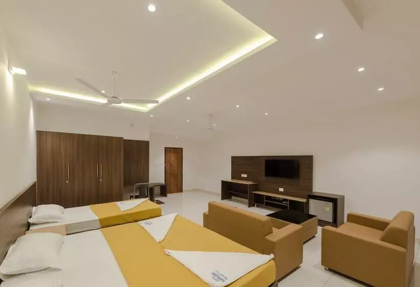 ホテル Karuna Residency