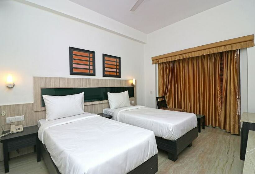 酒店 Oyo 24039 Silverkey Padmasri Gachibowli