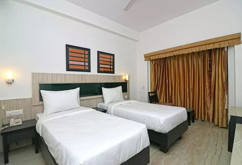 ホテル Oyo 24039 Silverkey Padmasri Gachibowli