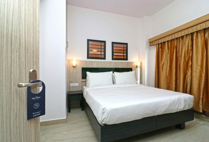 酒店 Oyo 24039 Silverkey Padmasri Gachibowli