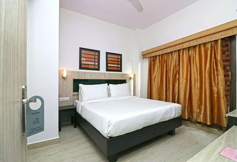 ホテル Oyo 24039 Silverkey Padmasri Gachibowli