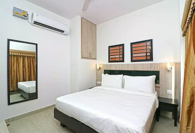 ホテル Oyo 24039 Silverkey Padmasri Gachibowli