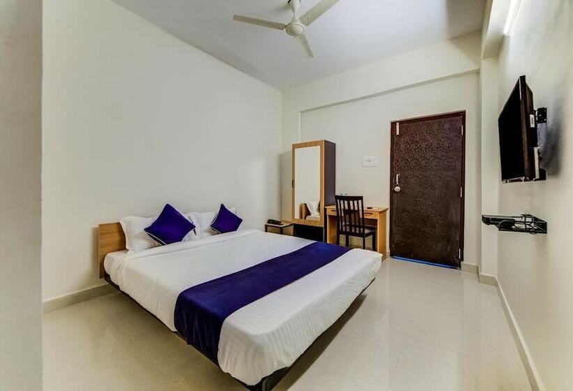 酒店 Oyo 24039 Silverkey Padmasri Gachibowli