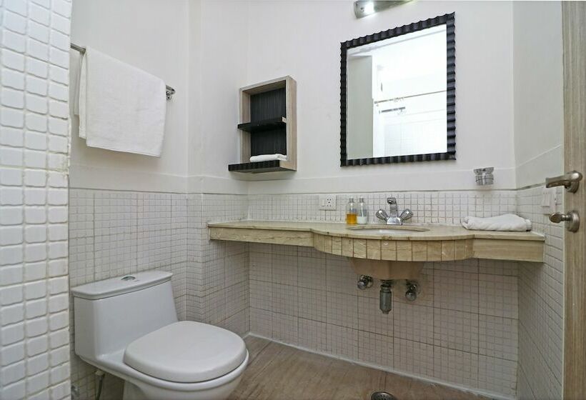 酒店 Oyo 24039 Silverkey Padmasri Gachibowli