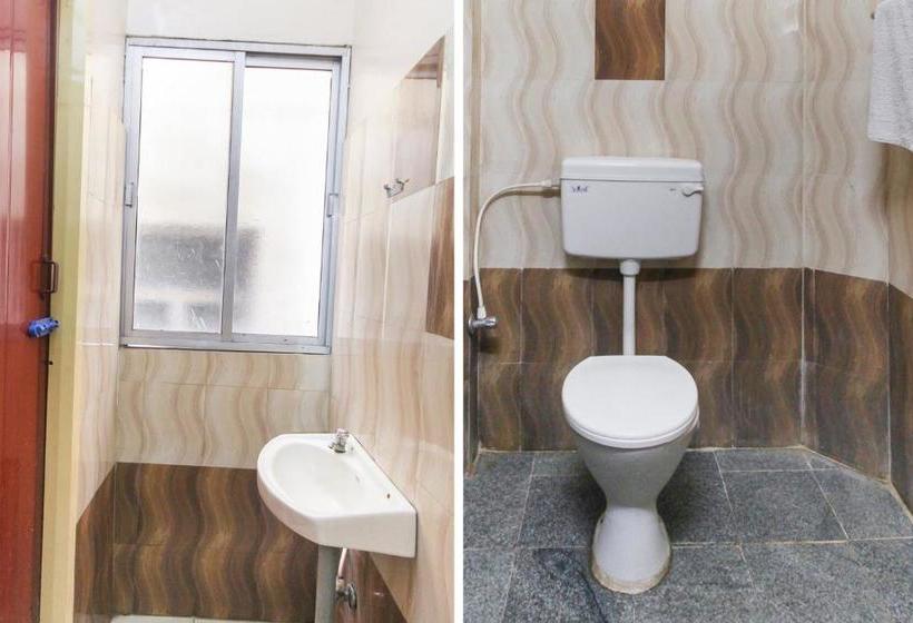 בית מלון כפרי Sri Jayaram Lodge By Oyo Rooms