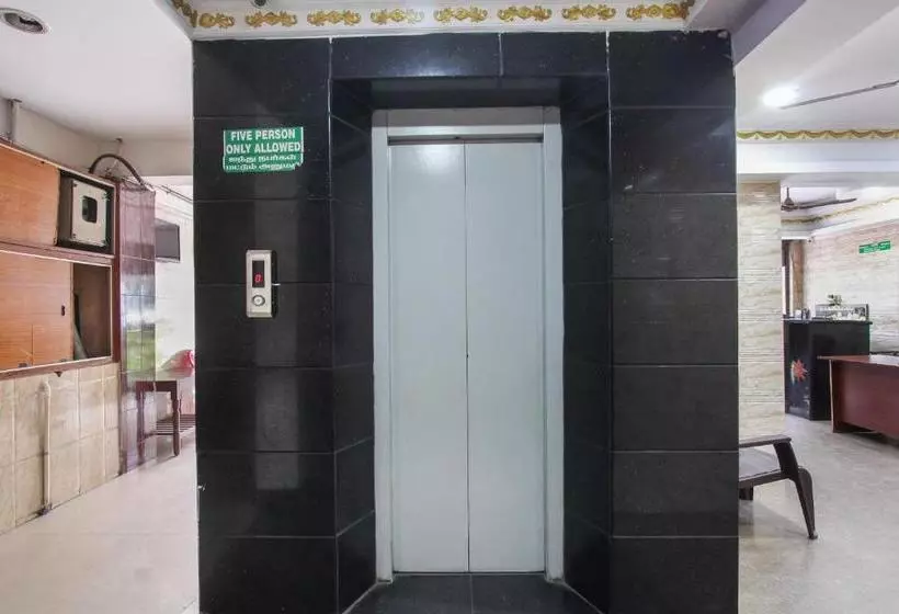 Hotelli Sri Jayaram Lodge By Oyo Rooms