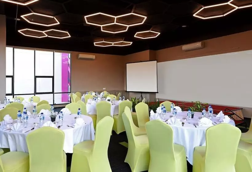 ホテル The Zuri Pekanbaru