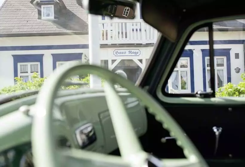 ペンション Boutique Hotel Haus Noge Sylt   Kapitaenshaus Strandnah