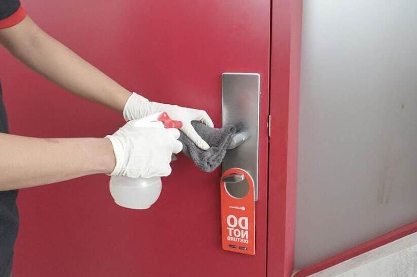 פנסיון Reddoorz Near Terminal Condong Catur