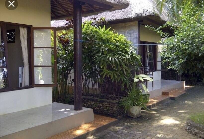Pensione Romeo Beachfront Bungalow