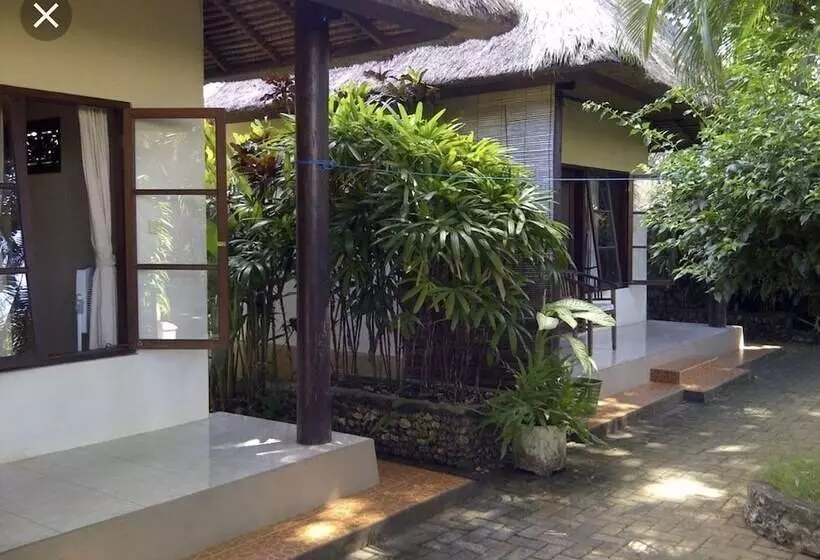 Majatalo Romeo Beachfront Bungalow