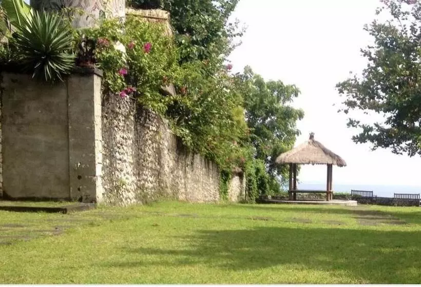 Majatalo Romeo Beachfront Bungalow