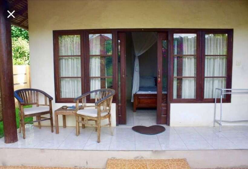 Pensione Romeo Beachfront Bungalow