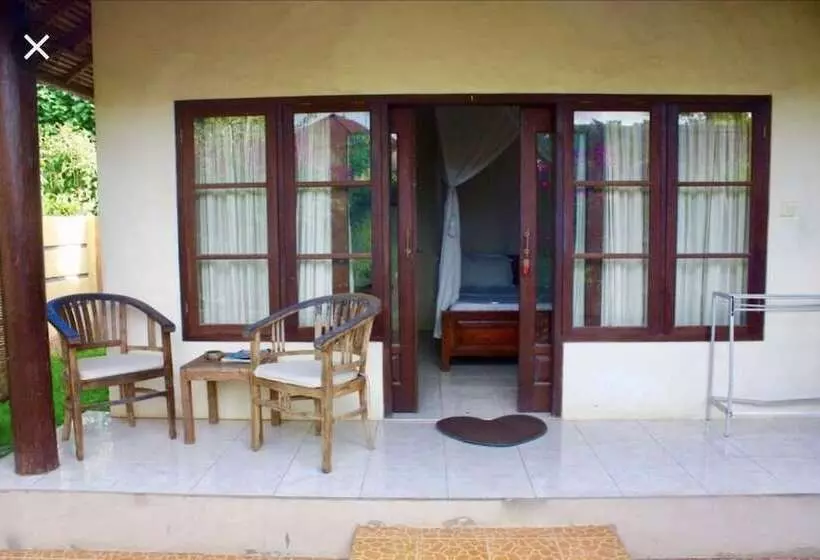 Majatalo Romeo Beachfront Bungalow