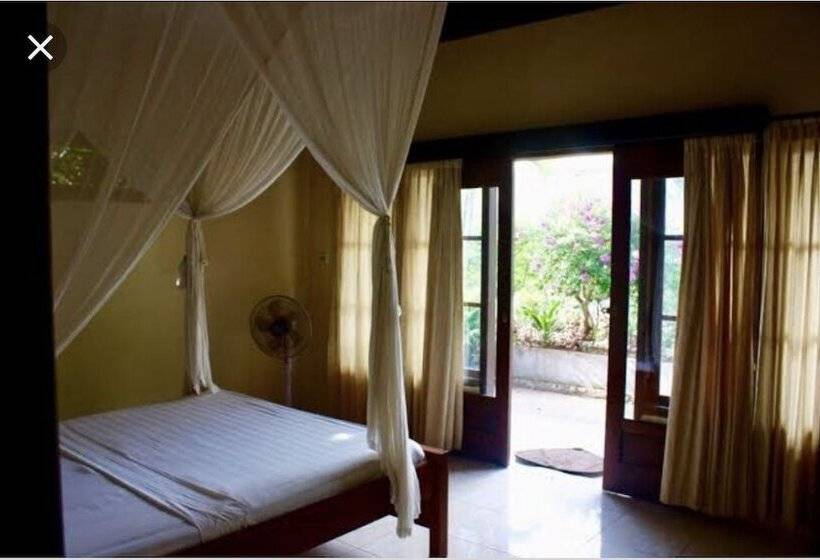 Pensione Romeo Beachfront Bungalow