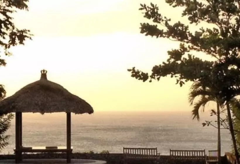 Majatalo Romeo Beachfront Bungalow