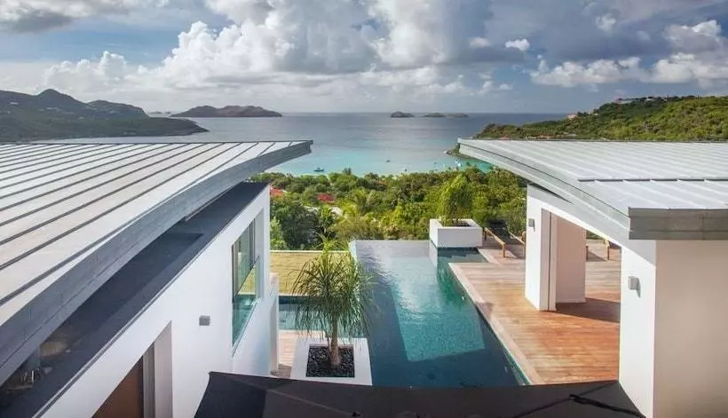 Villa Wings
