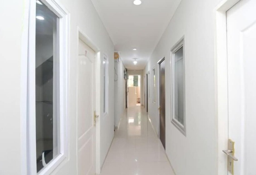 הוסטל Kamar Keluarga Bandara Iii Syariah