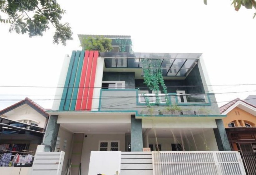 הוסטל Kamar Keluarga Bandara Iii Syariah