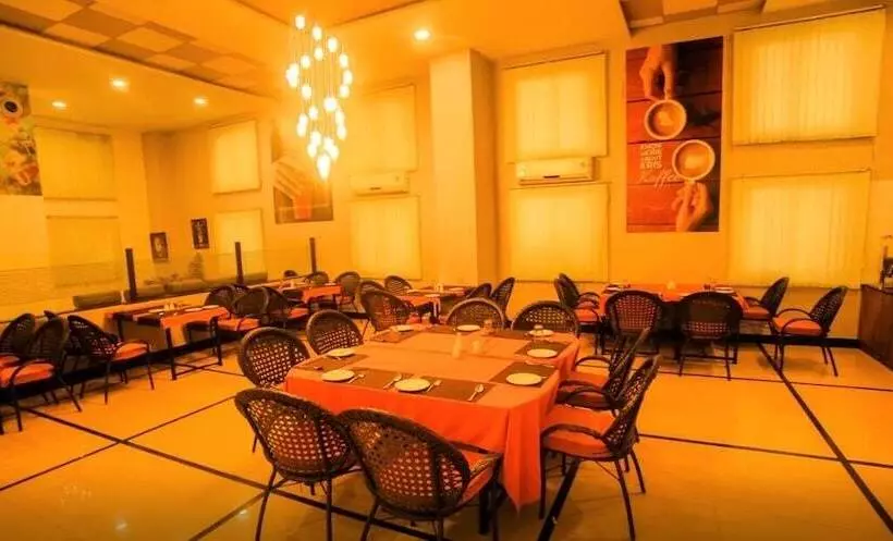Hotelli Sashi Paradise