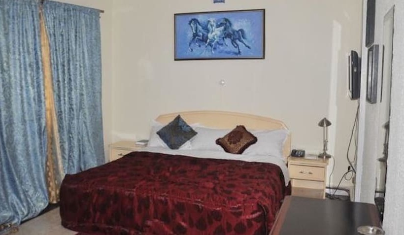 پانسیون The Noble Place