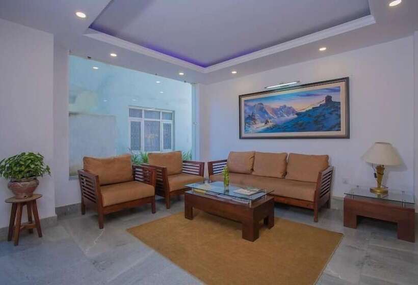 Tensar Hotel By Oyo Rooms