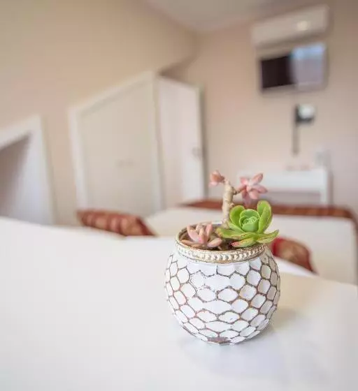 Hotelli Horta Garden