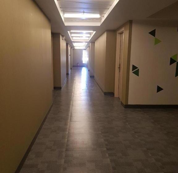 Travelite Hotel Legarda