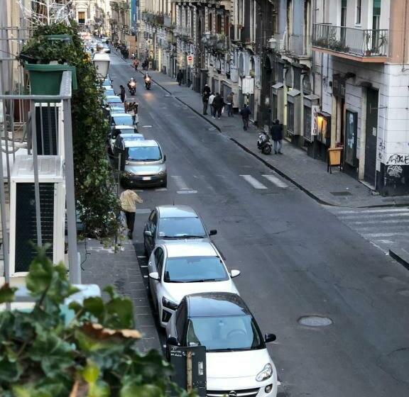 پانسیون Catania House