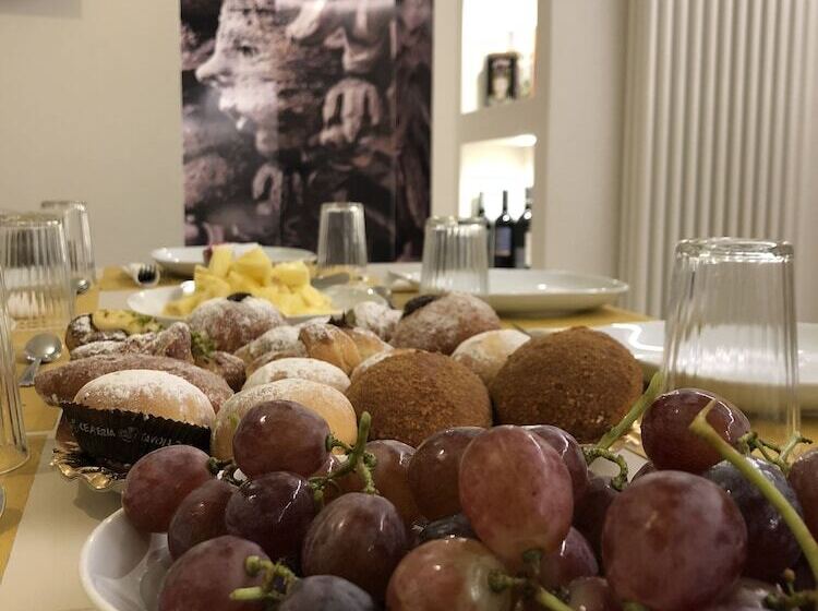 پانسیون Catania House