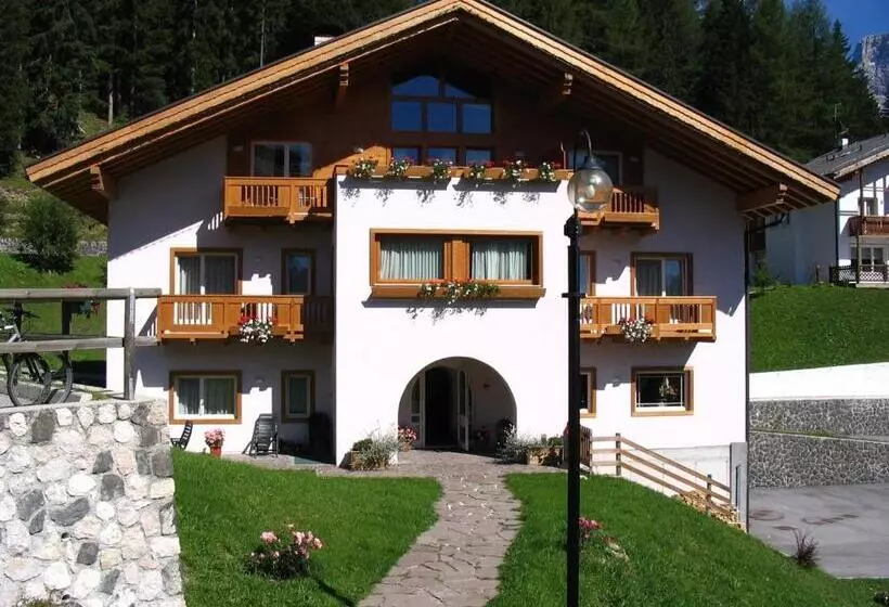 ホテル Garni Civetta