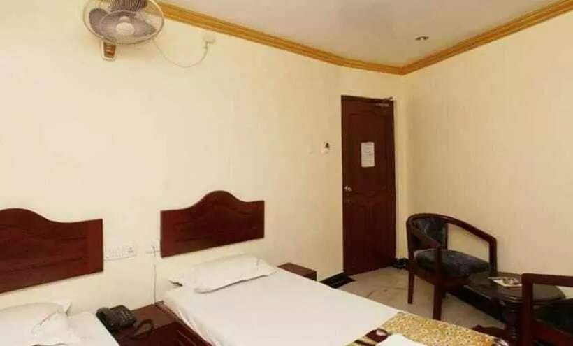 ホテル Krishna Park