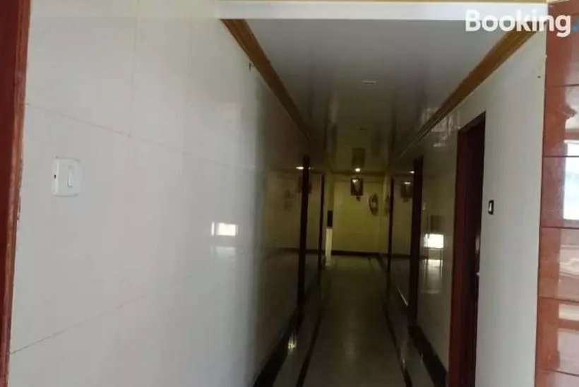 ホテル Krishna Park