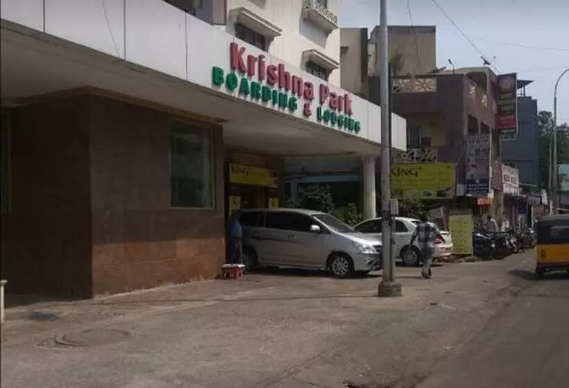 ホテル Krishna Park