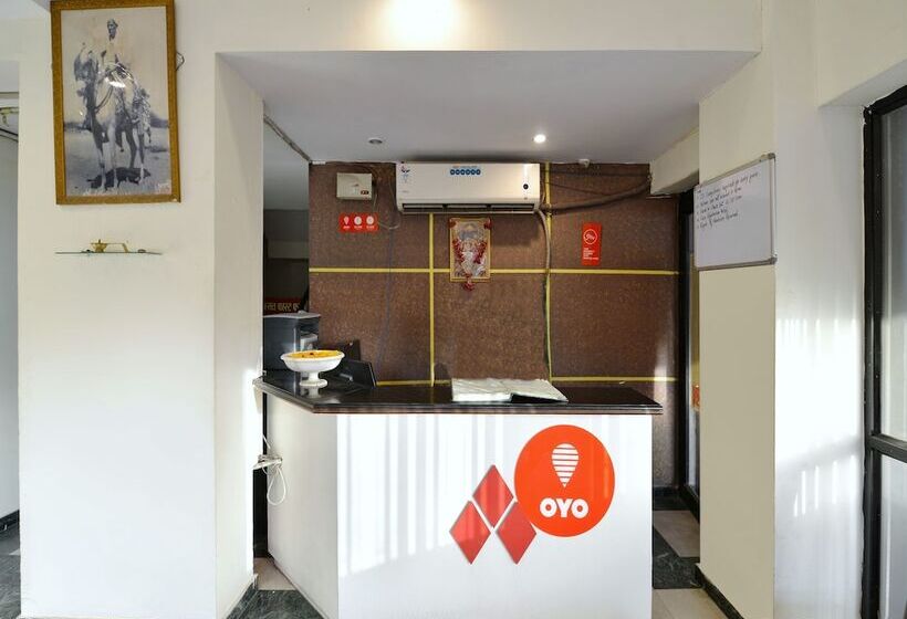 ホテル Utsav Residency By Oyo Rooms