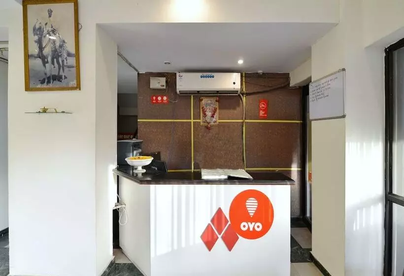 ホテル Utsav Residency By Oyo Rooms